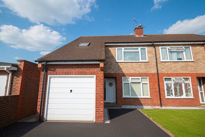 5 Bedroom Semi-Detached House To Rent In Spring Rise, Egham, TW20