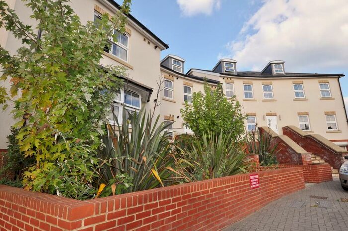 2 Bedroom Apartment To Rent In Hillcrest Court, Queens Road, Guildford, Surrey, GU1