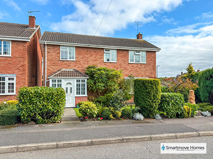 4 Bedroom Detached House For Sale In Lathkill Drive, Marehay, DE5