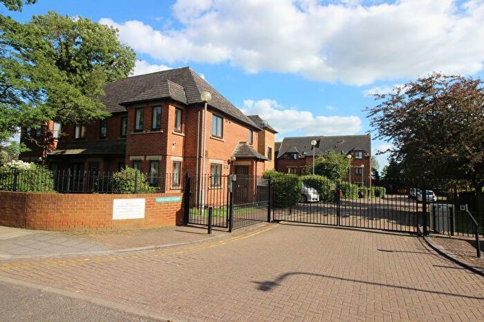 1 Bedroom Flat To Rent In Farrans Court, Northwick Avenue, Kenton, HA3