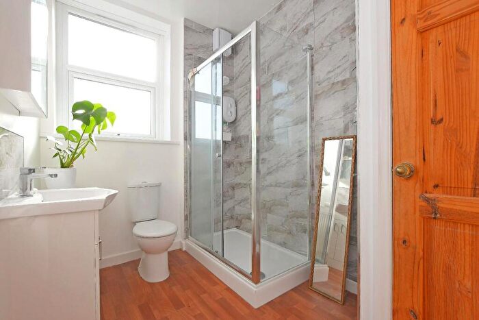 4 Bedroom House To Rent In Cobden Place, Crookes, S10