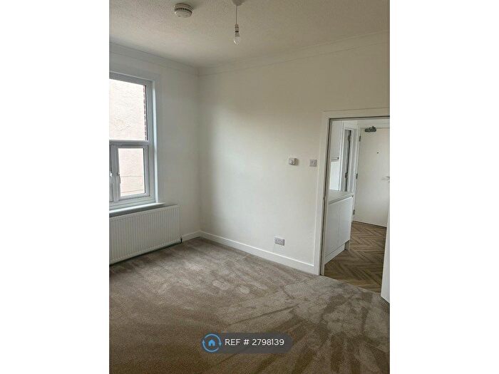 1 Bedroom Flat To Rent In Grosvenor Road, Westcliff-On-Sea, SS0