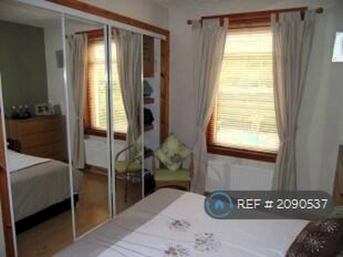2 Bedroom Flat To Rent In Brightons, Falkirk, FK2