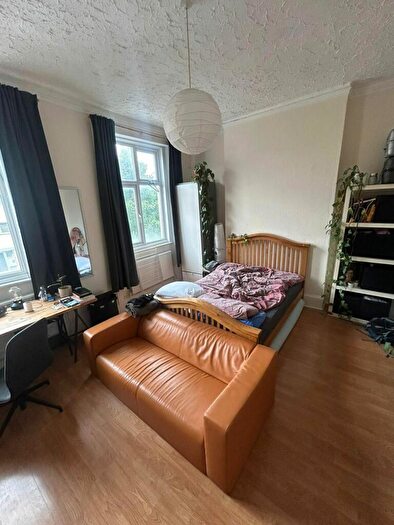 4 Bedroom Flat To Rent In A Caledonian Road, London, N7