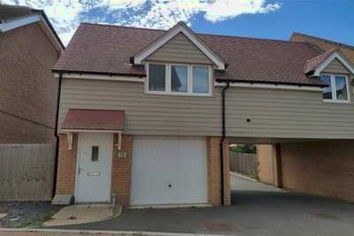 2 Bedroom Flat To Rent In Daisy Close, Minster, ME12