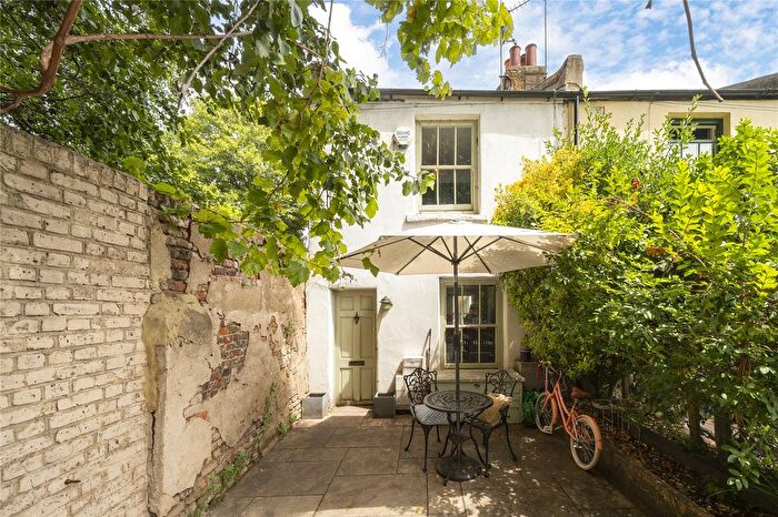 2 Bedroom Detached House For Sale In Mile End Place, London, E1