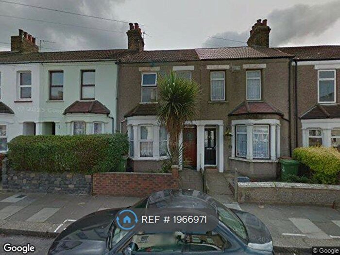 3 Bedroom Terraced House To Rent In Hengist Road, Erith, DA8