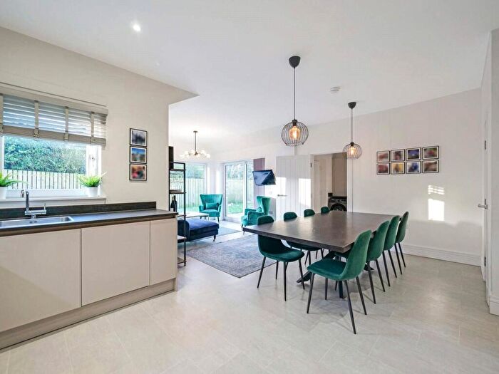 5 Bedroom Detached House For Sale In Bracken Wynd, Bridge Of Weir, PA11