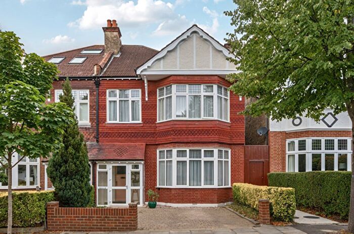 4 Bedroom Semi-Detached House For Sale In Denbigh Road, Ealing, W13