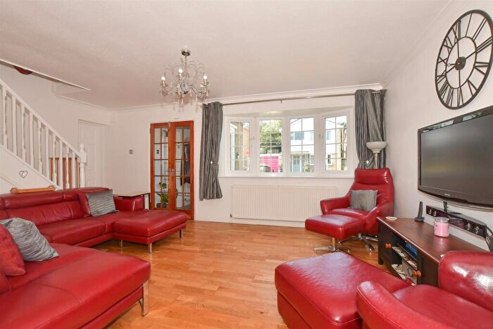 5 Bedroom Detached House For Sale In The Glen, Shepherdswell, Dover, Kent, CT15