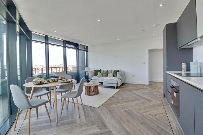 2 Bedroom Flat For Sale In Palmerston Road, Southsea, PO5