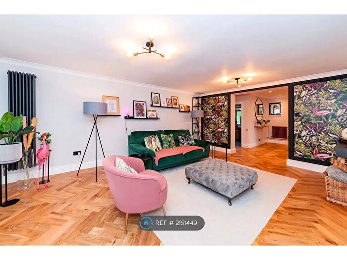 5 Bedroom Bungalow To Rent In Halls Road, Tilehurst, Reading, RG30