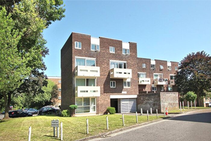 2 Bedroom Apartment To Rent In Woking, Surrey, GU22