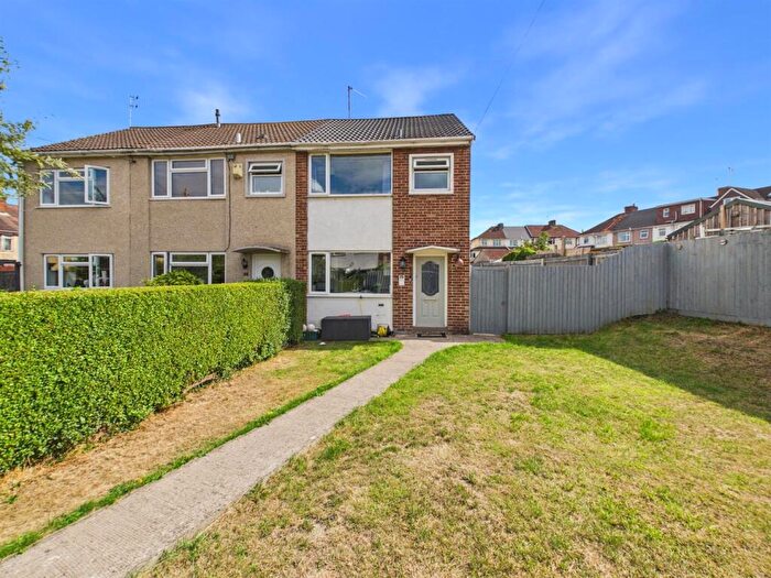 2 Bedroom Semi Detached House For Sale In Kingsholme Road, Kingswood, Bristol, BS15