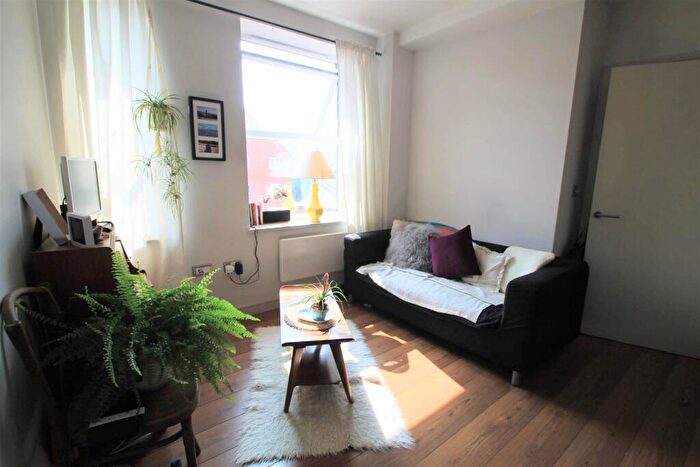 1 Bedroom Apartment To Rent In Sealock Warehouse, Cardiff Bay, CF10