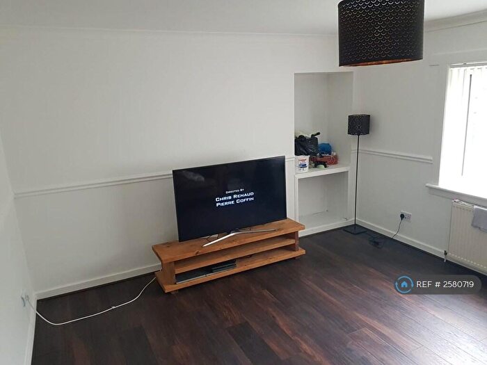 2 Bedroom Flat To Rent In Cairns Road, Cambuslang, Glasgow, G72