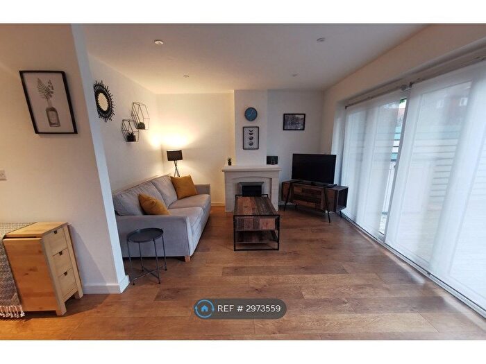 2 Bedroom Flat To Rent In Cottesmore Road, Oxford, OX4