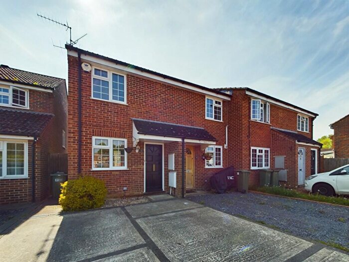 2 Bedroom End Of Terrace House To Rent In Wakehurst Mews, RH12