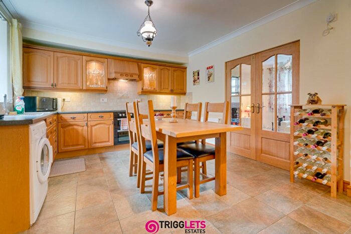 3 Bedroom Cottage For Sale In Pit Row, Hemingfield, Barnsley, S73