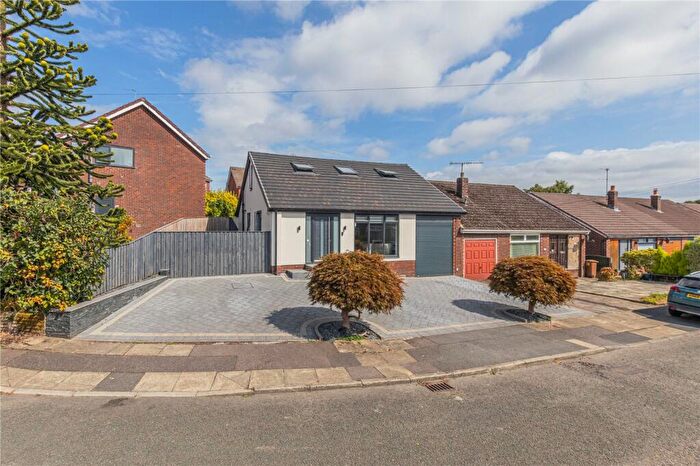 4 Bedroom Semi-Detached House For Sale In Links View, Bamford, Rochdale, OL11