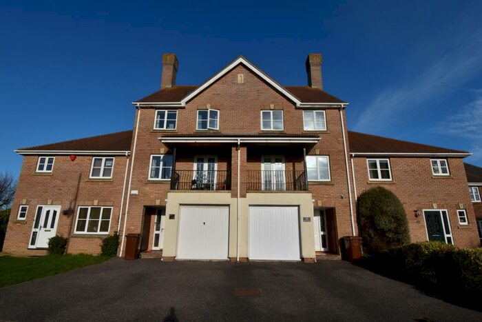 4 Bedroom Town House To Rent In Sallow Close St. Marys Island, ME4