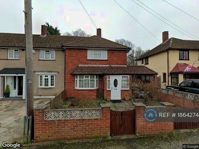 2 Bedroom End Of Terrace House To Rent In King Henrys Drive, New Addington, Croydon, CR0