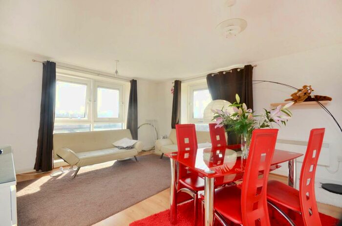 2 Bedroom Flat To Rent In Goldsworth Road, Woking, GU21