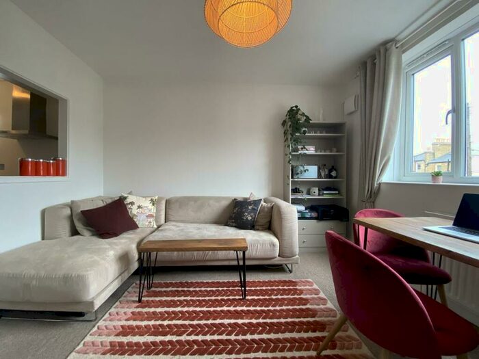 1 Bedroom Flat To Rent In Dulwich Road, Herne Hill, London, SE24