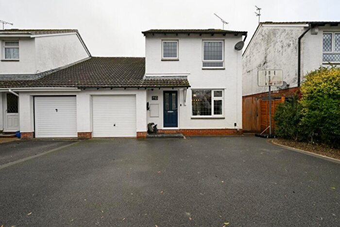 4 Bedroom Link Detached House For Sale In Kingfisher Way, Ringwood, BH24