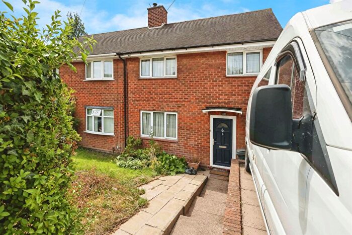 3 Bedroom Semi-Detached House For Sale In Capern Grove, Birmingham, B32