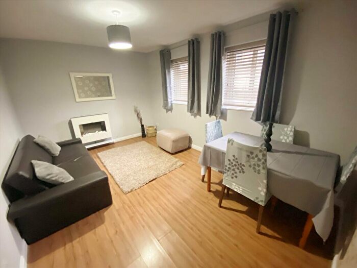 2 Bedroom Flat To Rent In Bay View Court, Station Road, Lancaster, LA1