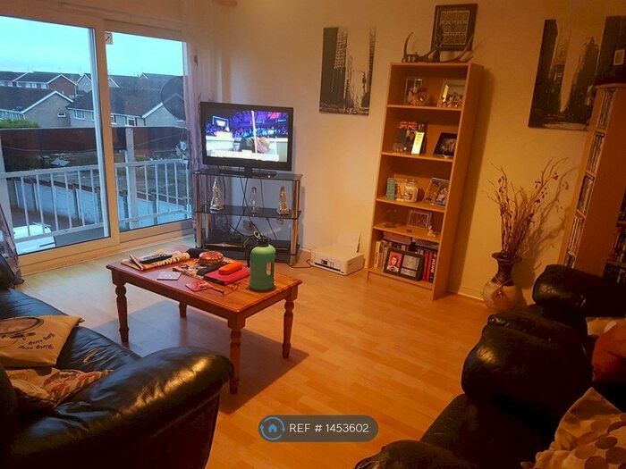 2 Bedroom Flat To Rent In Cedar House, Ipswich, IP2
