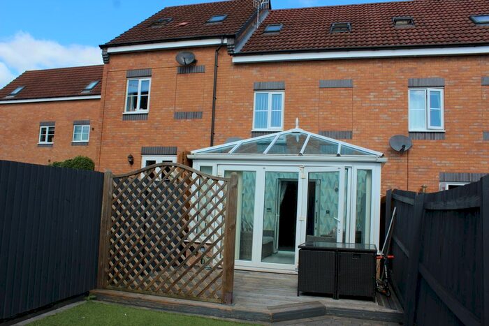 3 Bedroom Town House To Rent In Wessex Drive, Giltbrook, NG16