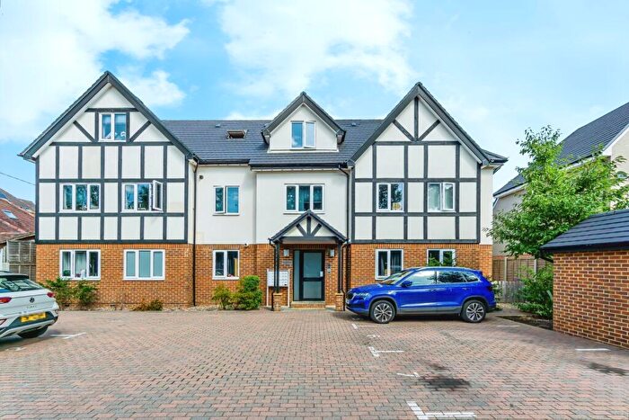 3 Bedroom Flat To Rent In Kingswood Lane, CR6