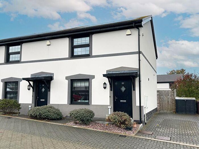 2 Bedroom Semi-Detached House For Sale In Lon Y Dderwen, Conwy, LL32