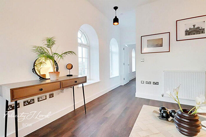 1 Bedroom Apartment For Sale In St Clements Avenue, London, E3