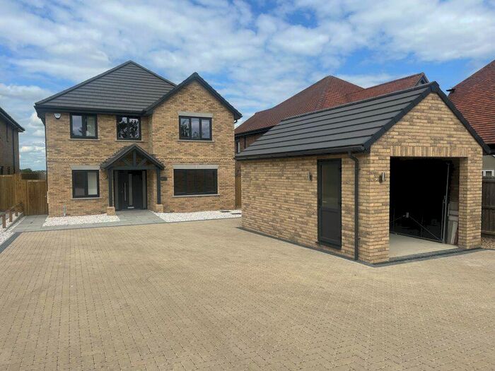 5 Bedroom Detached House To Rent In Shefford Road, Meppershall, Bedfordshire, SG17