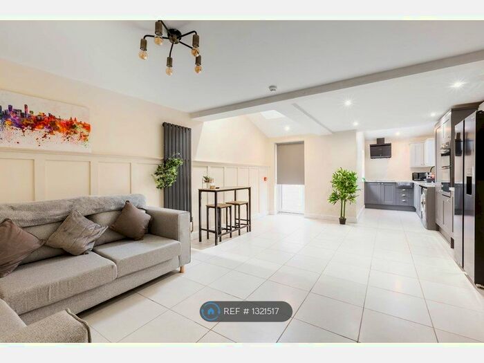 6 Bedroom Terraced House To Rent In Kelso Road, Liverpool L6