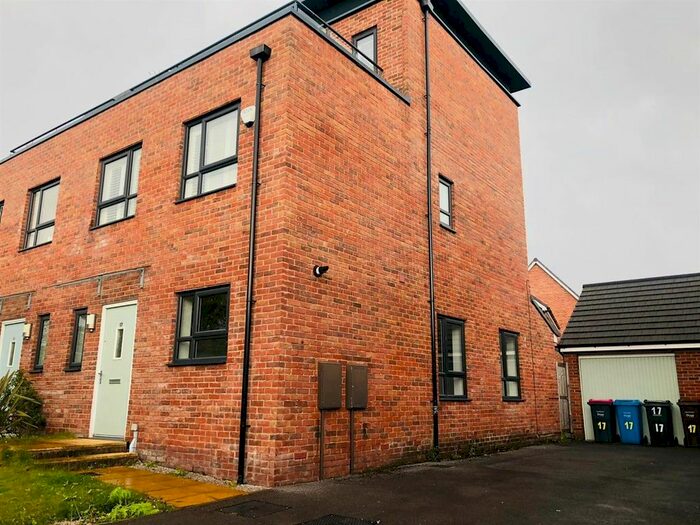 4 Bedroom Semi-Detached House To Rent In Mallow Drive, Salford, M7