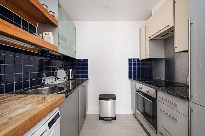 1 Bedroom Flat To Rent In Coke Street, Aldgate, London, E1