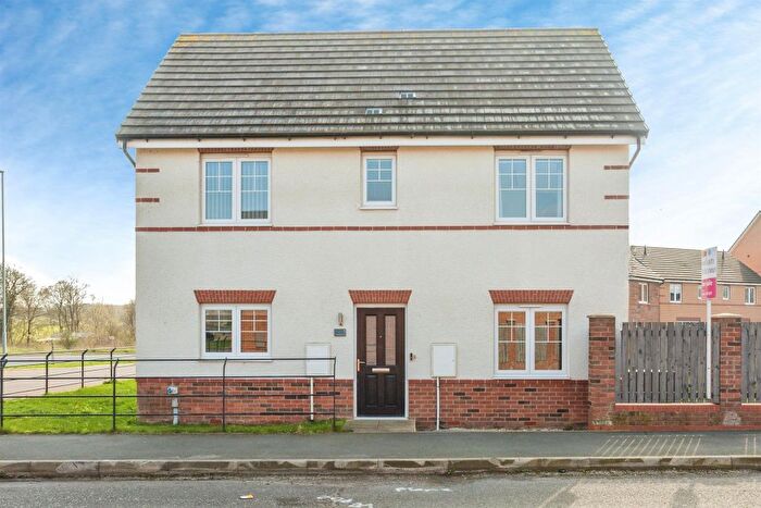 3 Bedroom Semi Detached House For Sale In Staithes Drive, Wakefield, WF1