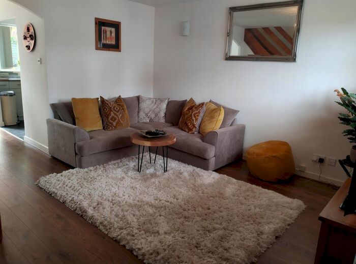 3 Bedroom Semi-Detached House To Rent In Jasmine Close, Bramcote, NG9