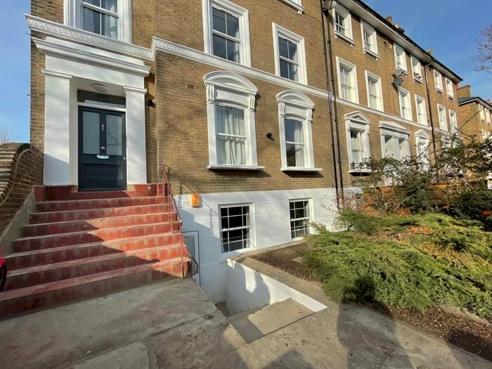 3 Bedroom Flat To Rent In Manor Avenue, London, SE4