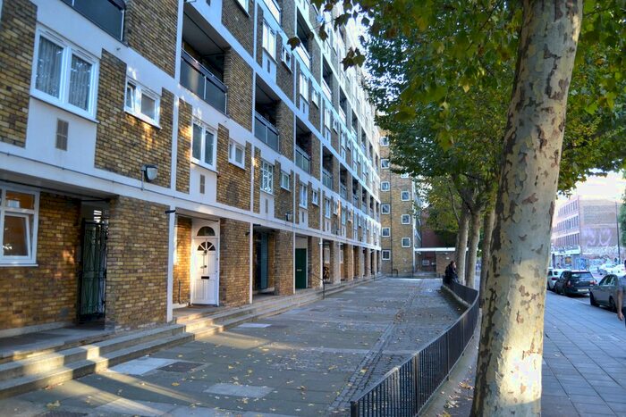 3 Bedroom Maisonette To Rent In Cambridge Heath Road, E1