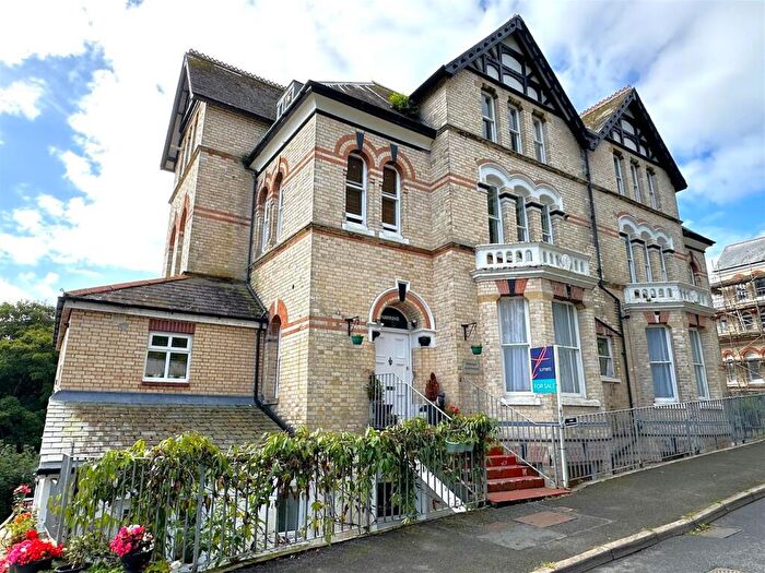 2 Bedroom Flat For Sale In Torrs Park, Ilfracombe, EX34