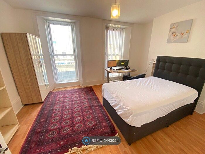 1 Bedroom Flat To Rent In Camden High Street, London, NW1