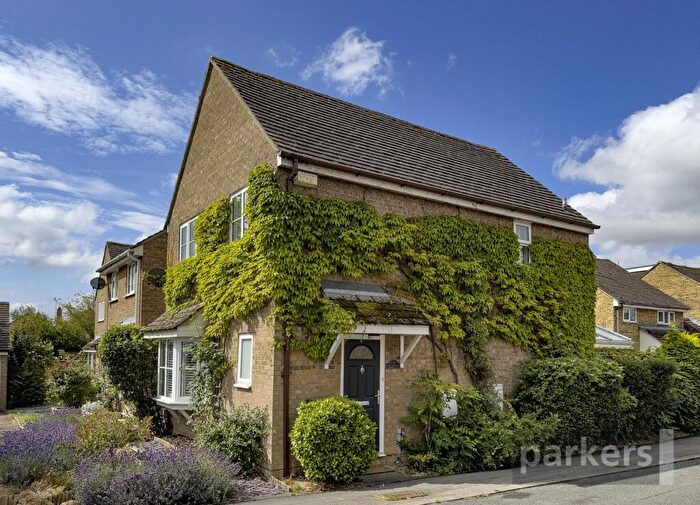 3 Bedroom Link Detached House For Sale In Blakes Avenue, Witney, Oxfordshire, OX28