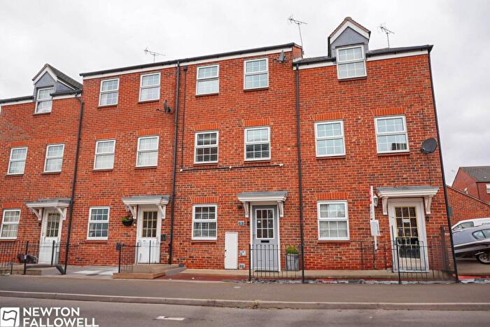 4 Bedroom Town House For Sale In Spicers Court, Retford, DN22