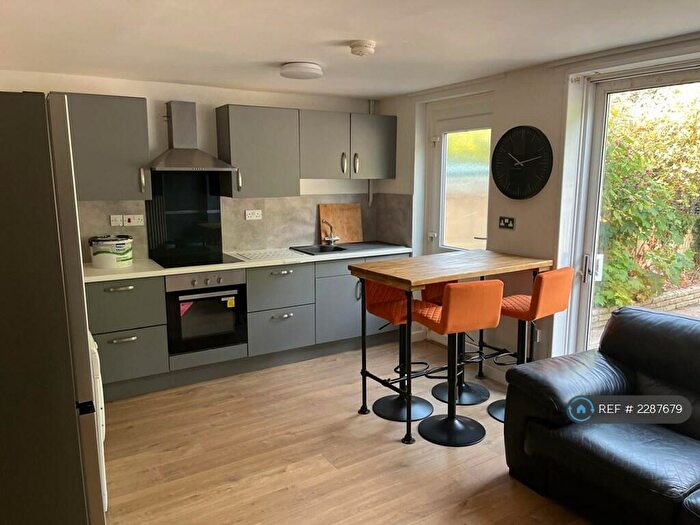 4 Bedroom Terraced House To Rent In Clyde Gardens, Bath, BA2