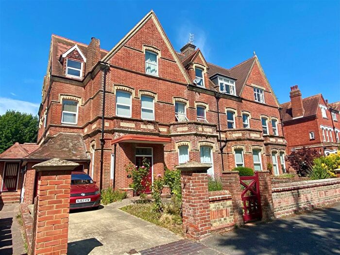 1 Bedroom Flat For Sale In Grassington Road, Eastbourne, BN20